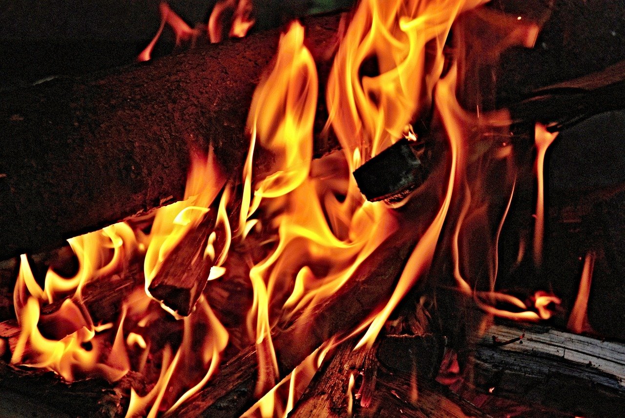 fire, flames, firewood-184885.jpg